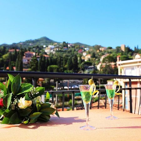 Hotel Alla Fontanella Alassio Bagian luar foto