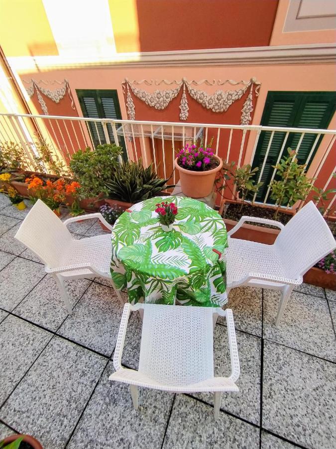 Hotel Alla Fontanella Alassio Bagian luar foto