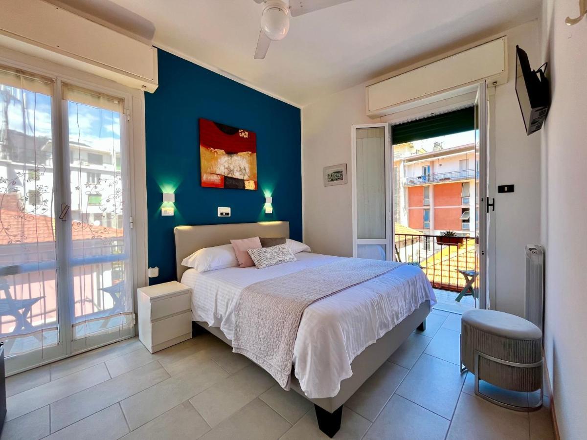 Hotel Alla Fontanella Alassio Bagian luar foto