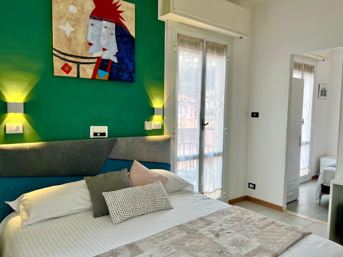 Hotel Alla Fontanella Alassio Bagian luar foto