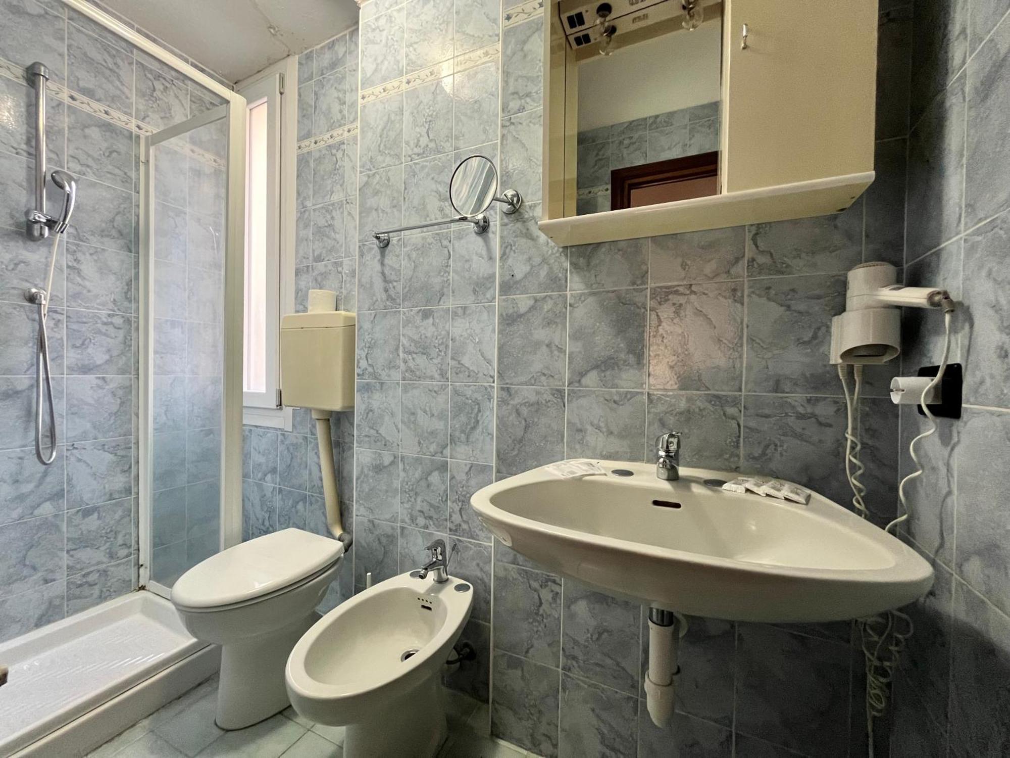 Hotel Alla Fontanella Alassio Ruang foto